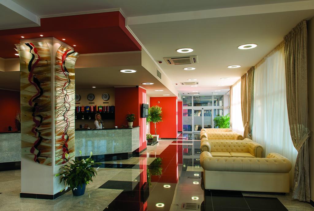 Tcc Grand Plaza Hotel Skopje Extérieur photo