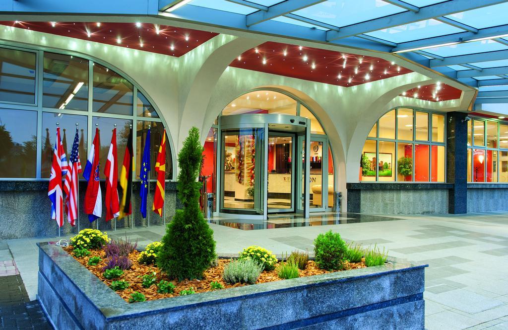 Tcc Grand Plaza Hotel Skopje Extérieur photo