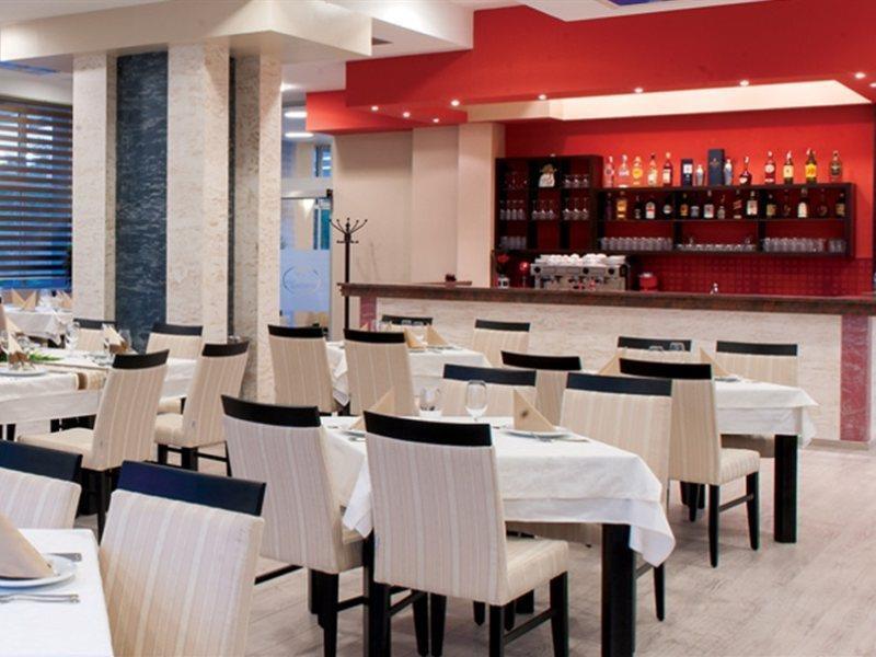 Tcc Grand Plaza Hotel Skopje Extérieur photo
