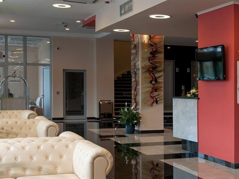 Tcc Grand Plaza Hotel Skopje Extérieur photo