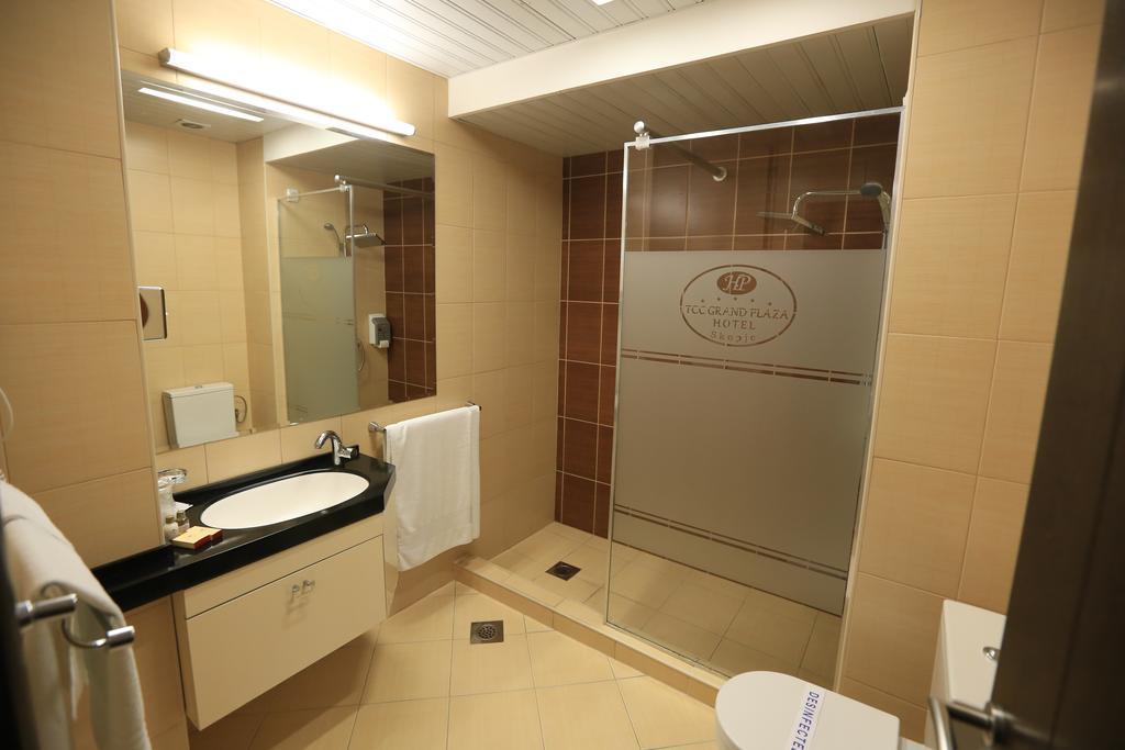 Tcc Grand Plaza Hotel Skopje Extérieur photo