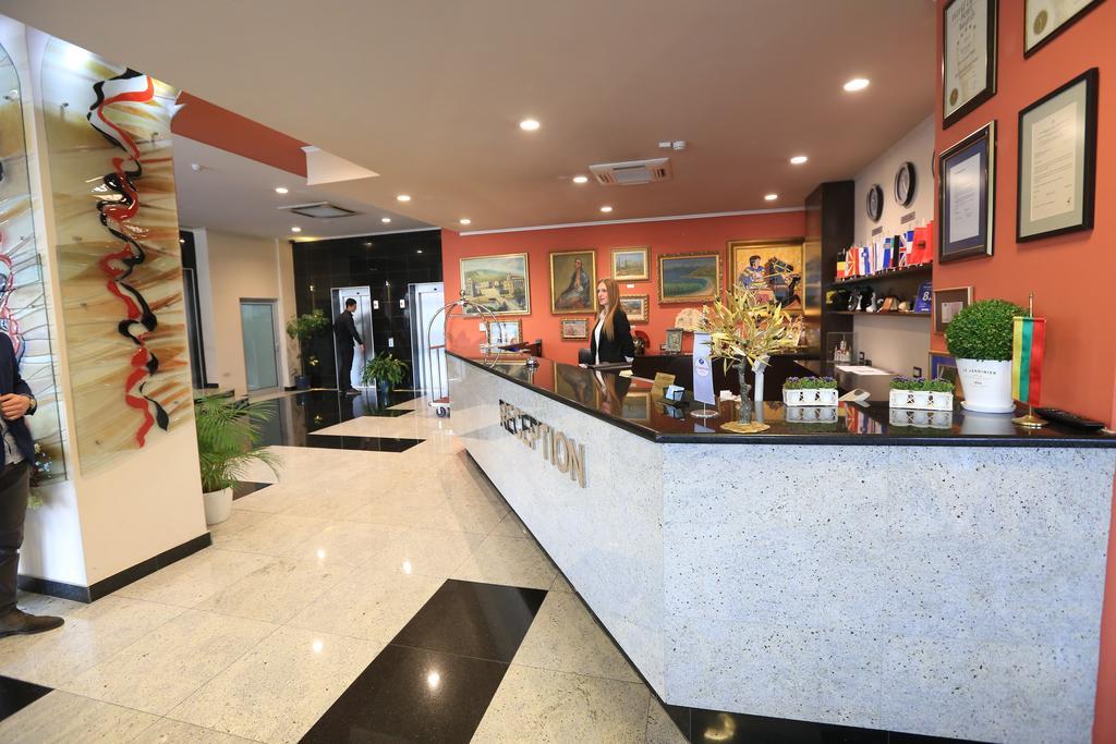Tcc Grand Plaza Hotel Skopje Extérieur photo