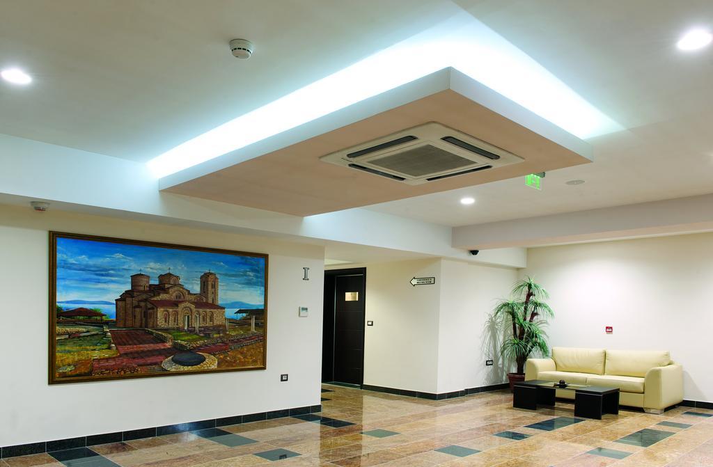 Tcc Grand Plaza Hotel Skopje Extérieur photo